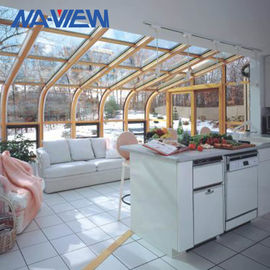 아름다운 구부려진 지붕 일광실 독립 구조로 서있는 온실 일광실